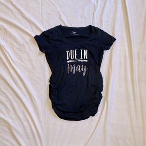 Maternity Scoopneck Tee. Side ruched.